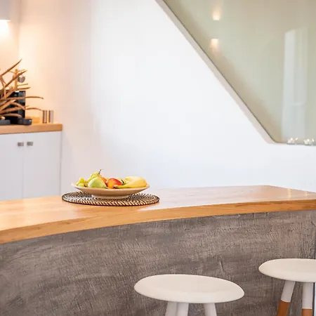 Villa Veneston Suites, Lina