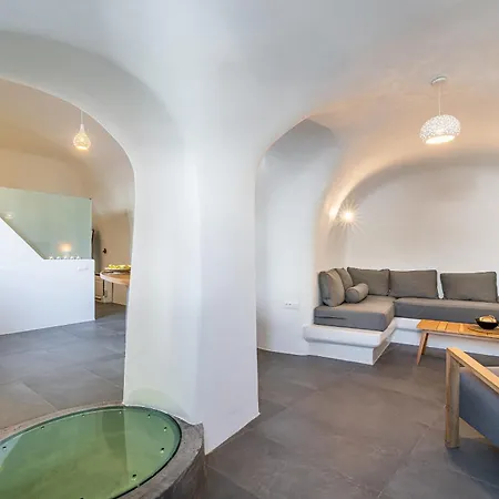 Veneston Suites, Lina Villa Fira (Santorini)