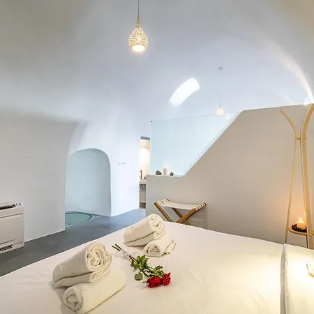 Veneston Suites, Lina Villa Fira (Santorini)