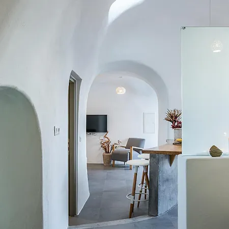 Veneston Suites, Lina